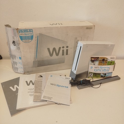 Nintendo wii console - nintendo, bianca