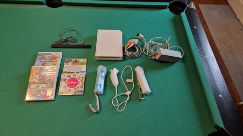 Nintendo wii console - nintendo,